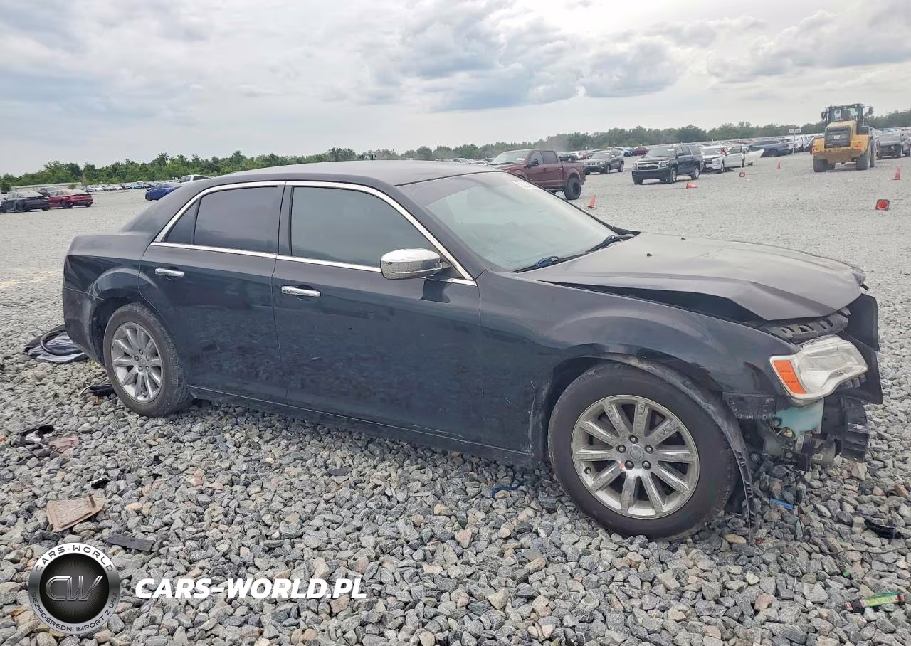 2012 Chrysler 300 Limited VIN:2C3CCACG2CH308570 - 4