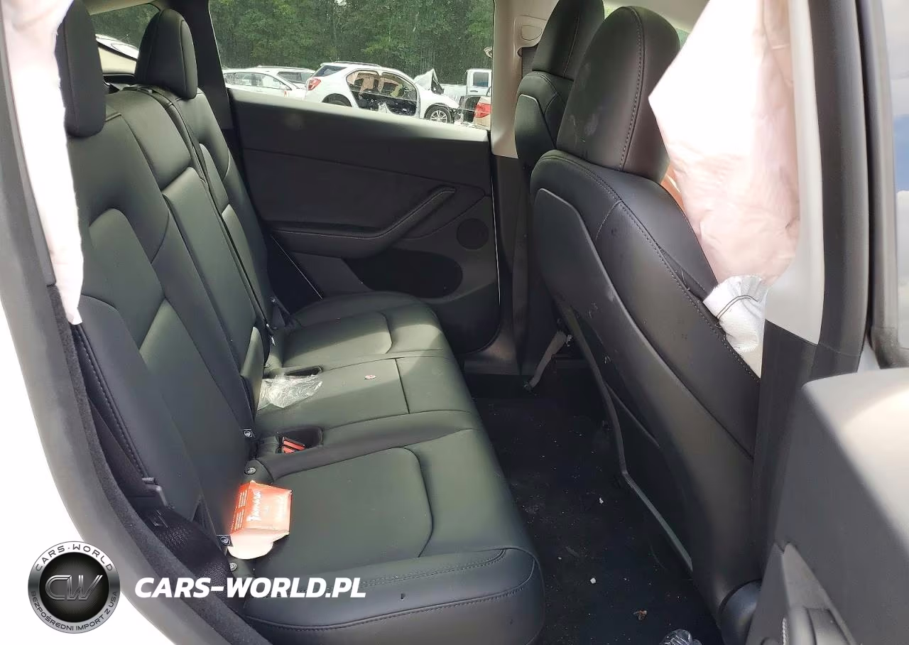 2024 Tesla Model Y VIN:7SAYGDEE2RA328562 - 11