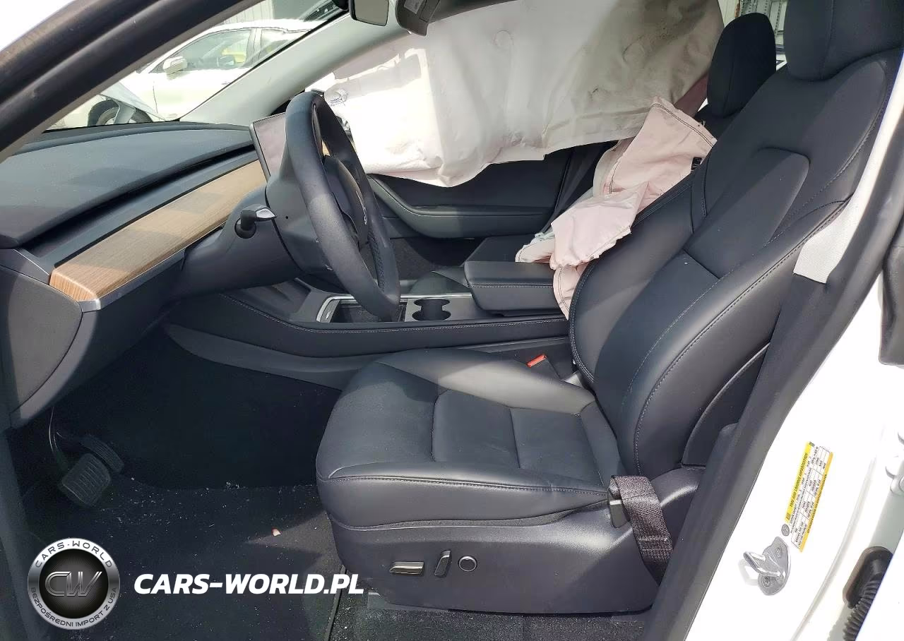 2024 Tesla Model Y VIN:7SAYGDEE2RA328562 - 7