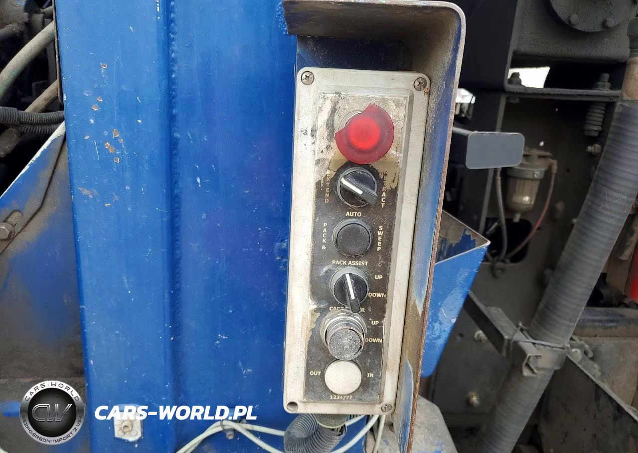 2009 Mack Leu600 Refuse Truck VIN:1M2AU02C79M003138 - 8