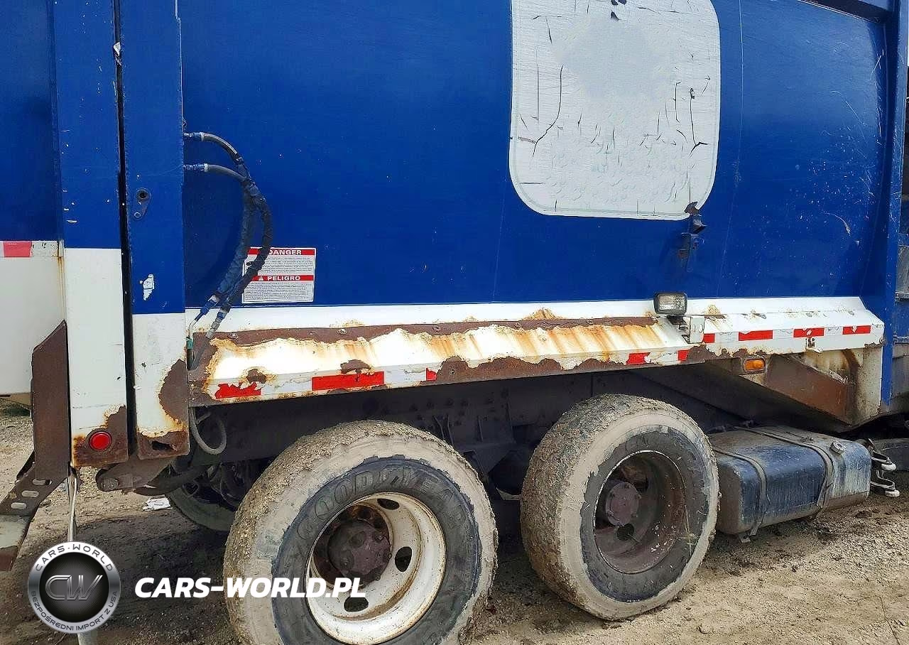 2009 Mack Leu600 Refuse Truck VIN:1M2AU02C79M003138 - 9