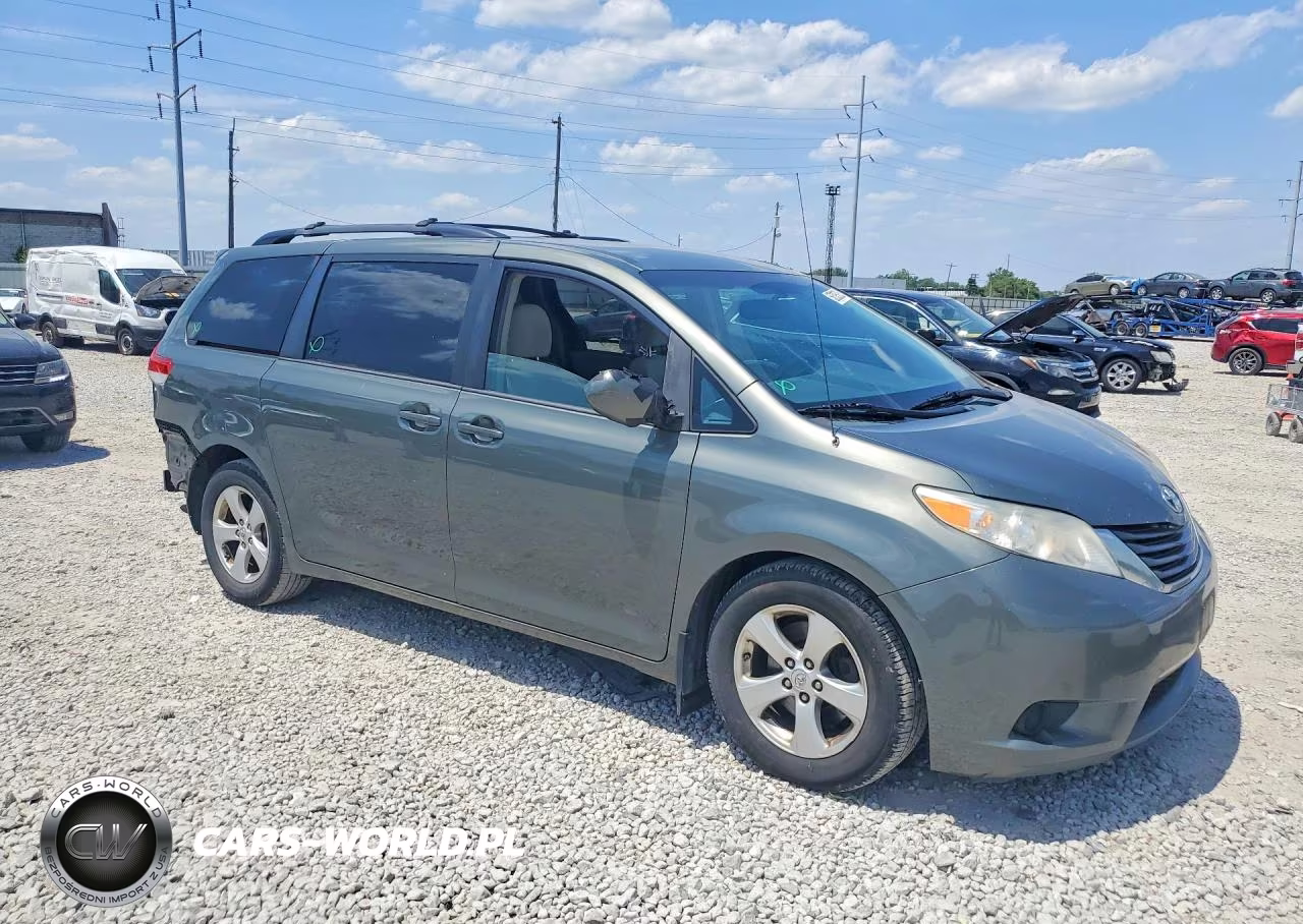 2013 Toyota Sienna Le VIN:5TDKK3DCXDS332054 - 4