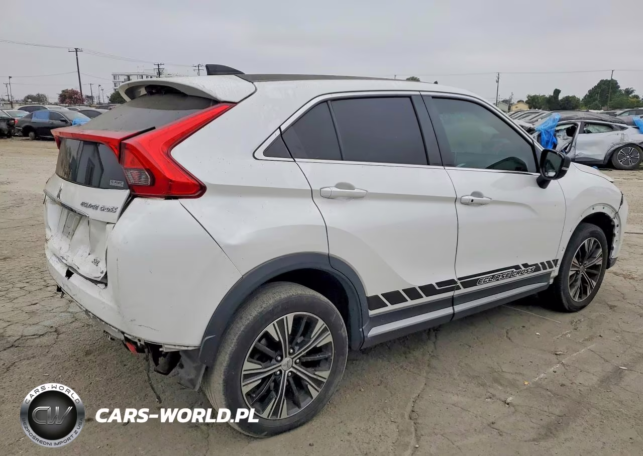 2018 Mitsubishi Eclipse Cross Sel VIN:JA4AT5AAXJZ044952 - 3