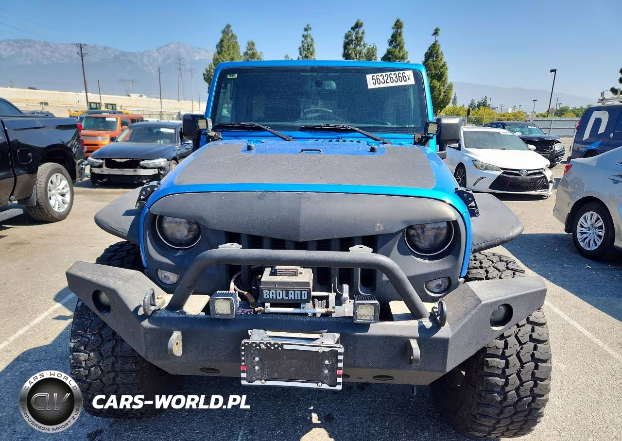 2015 Jeep Wrangler Unlimited Sport VIN:1C4HJWDG6FL635841 - 5