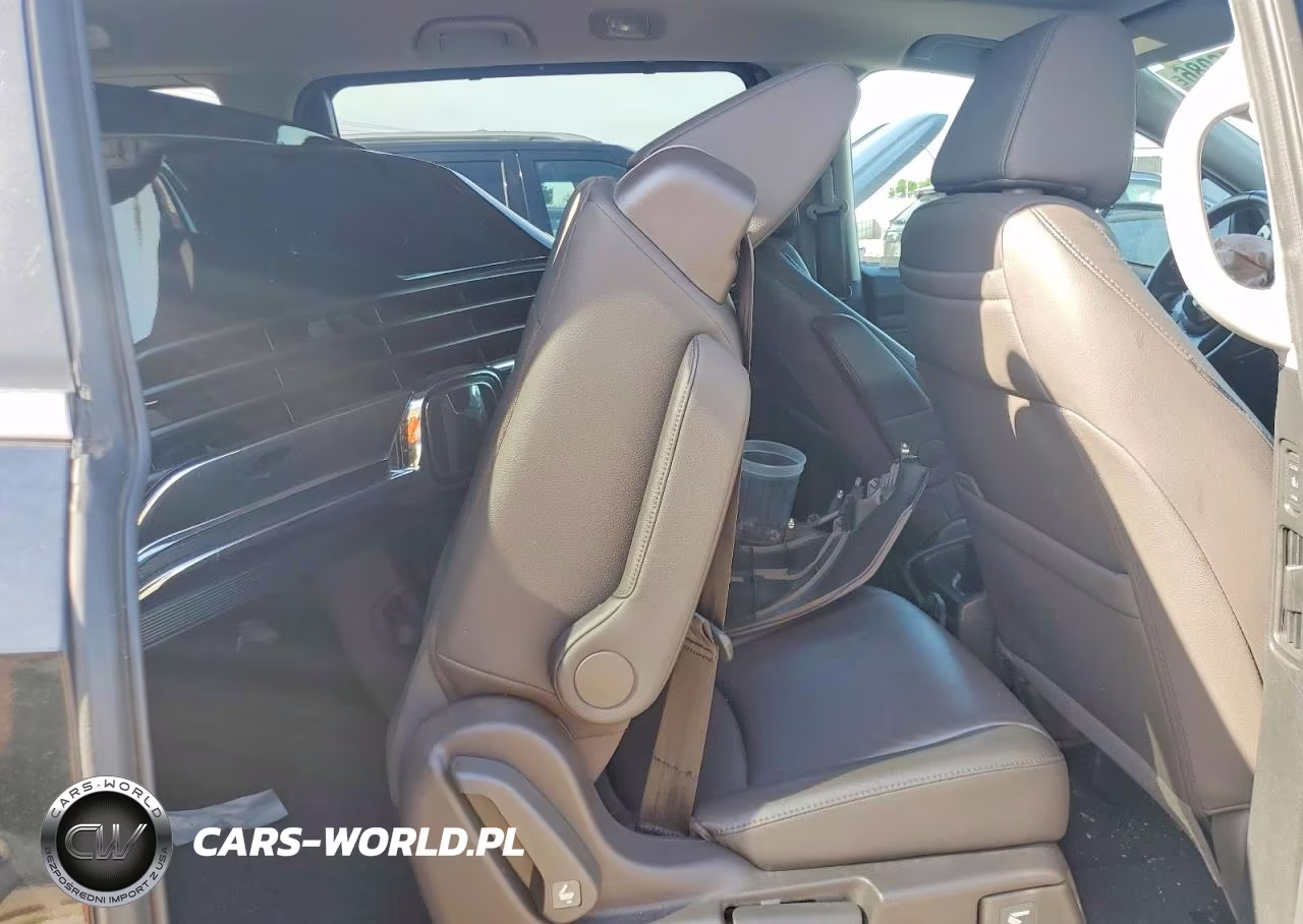 2019 Honda Odyssey Touring VIN:5FNRL6H83KB097968 - 11