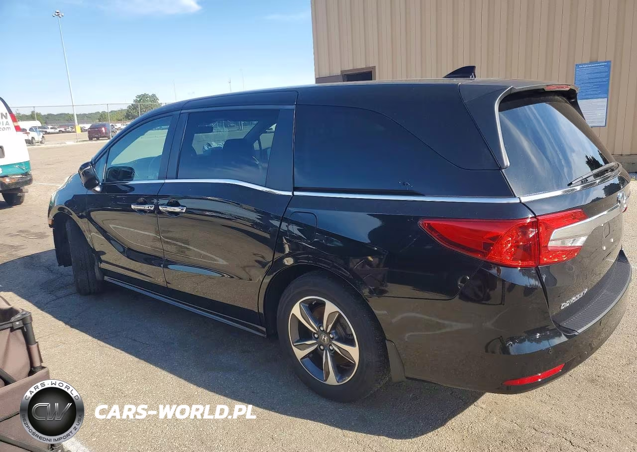 2019 Honda Odyssey Touring VIN:5FNRL6H83KB097968 - 2