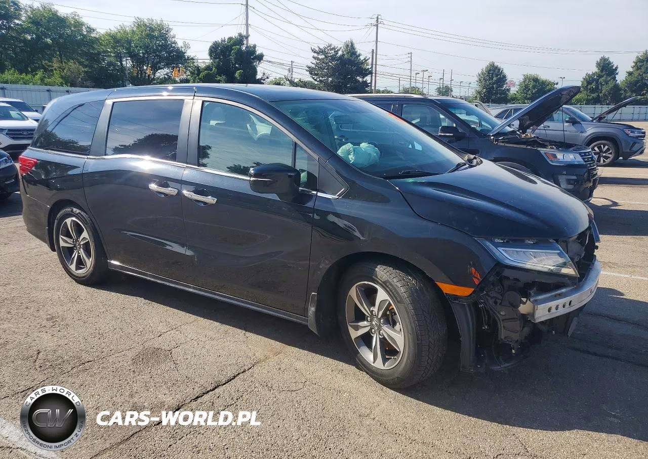 2019 Honda Odyssey Touring VIN:5FNRL6H83KB097968 - 4
