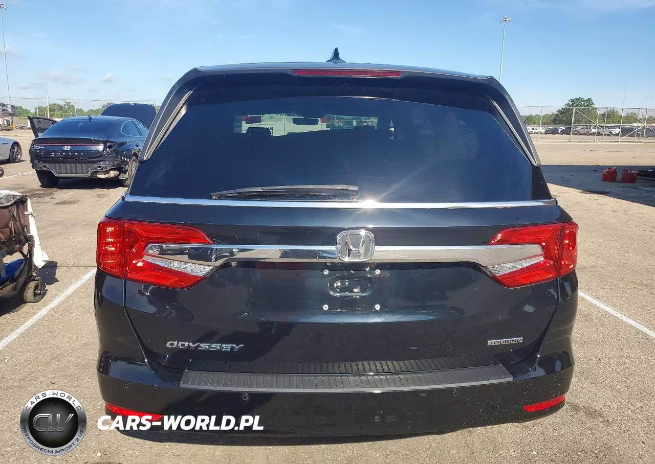 2019 Honda Odyssey Touring VIN:5FNRL6H83KB097968 - 6