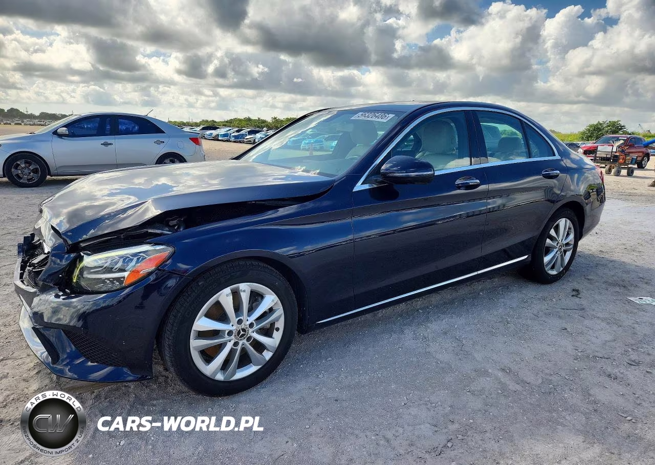 2019 Mercedes-Benz C 300 – zdjęcie 1 z 12