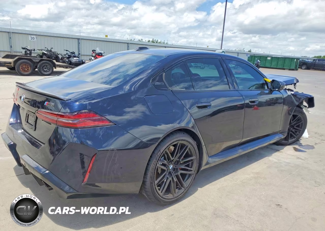 2026 BMW M5 VIN:WBS83FK02TCW63513 - 3