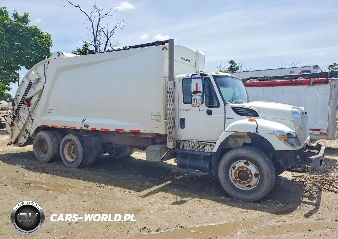 2008 International 7400 Refuse Truck – zdjęcie 1 z 10