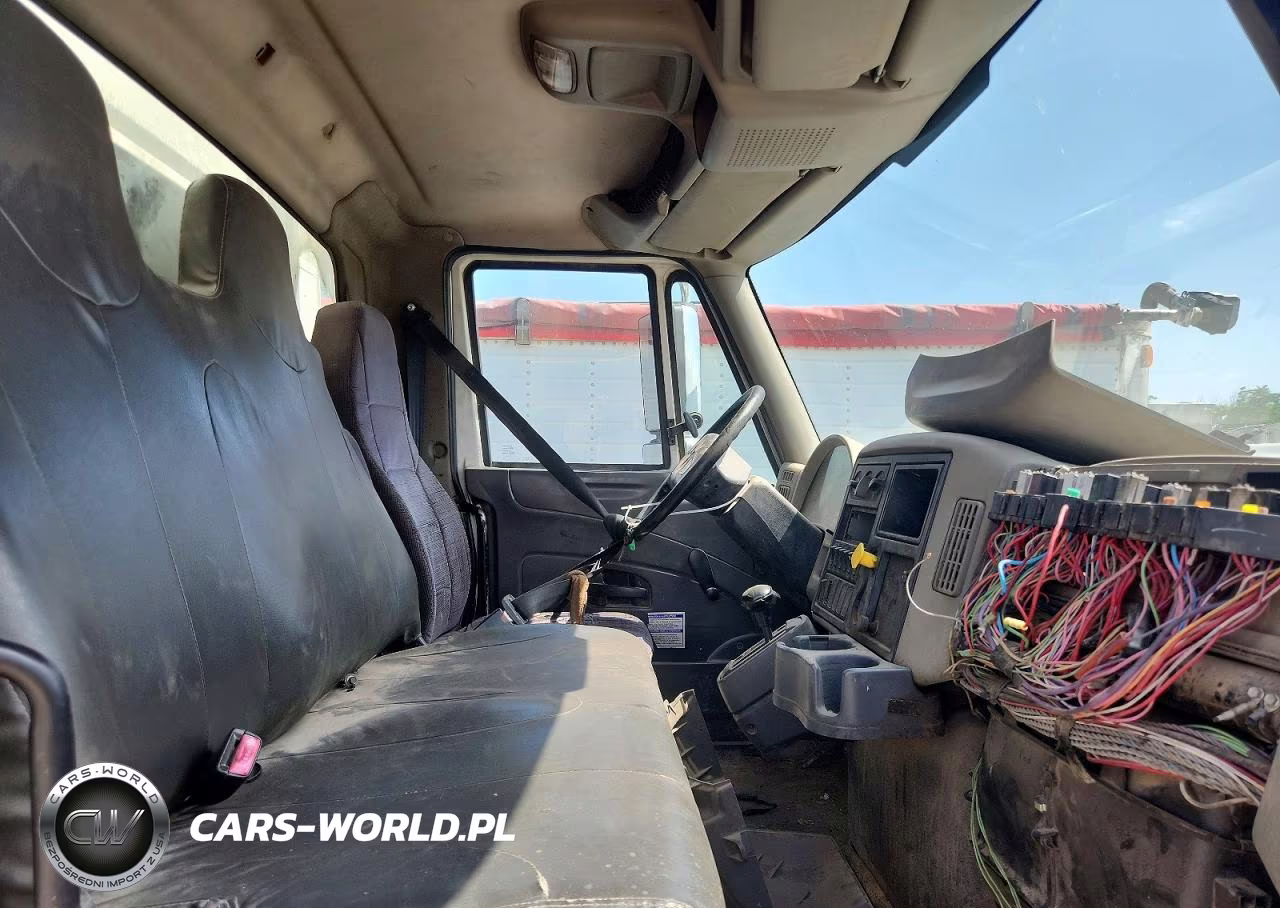 2008 International 7400 Refuse Truck VIN:1HTWGAAT58J690826 - 5