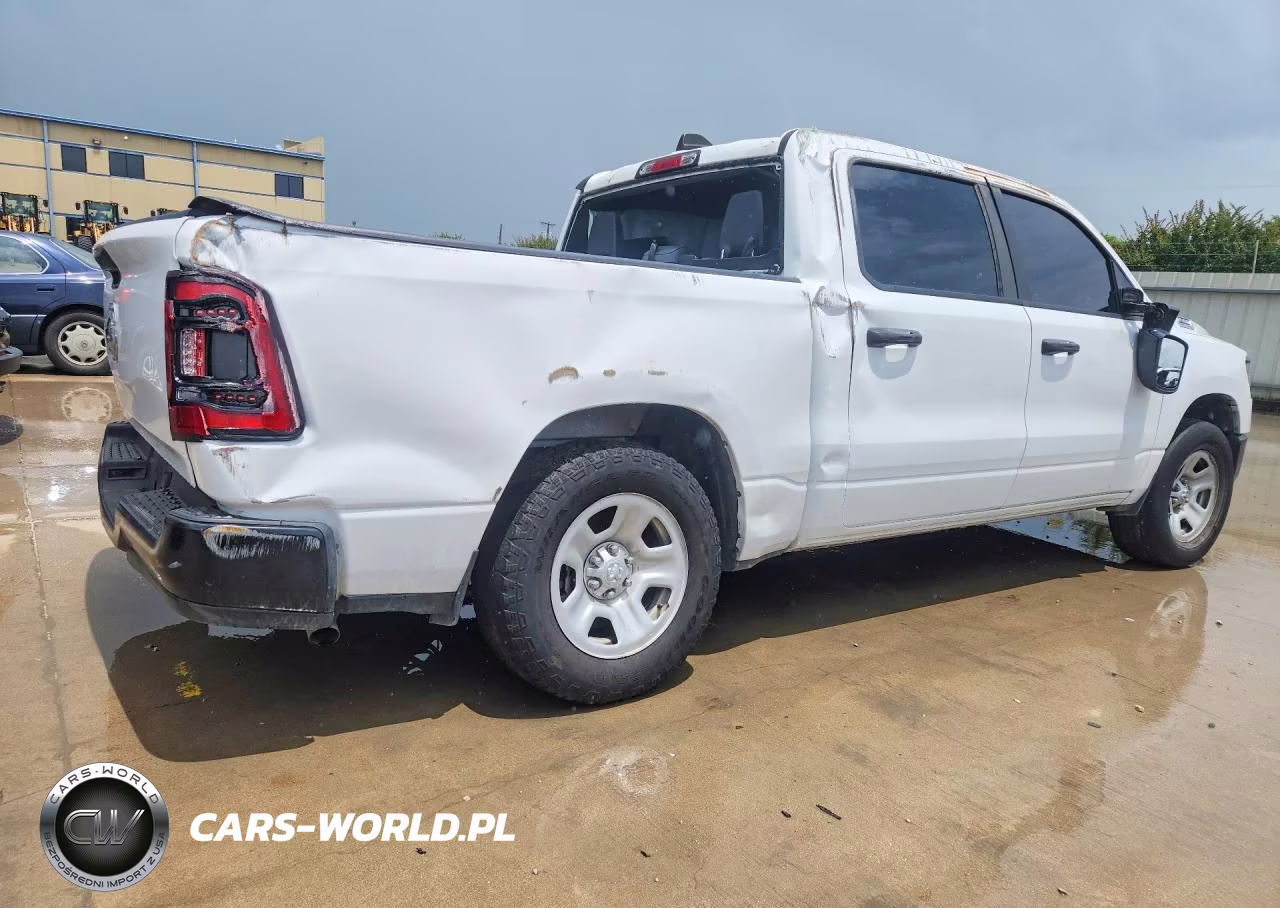 2023 Ram 1500 VIN:1C6RREGG3PN633366 - 3