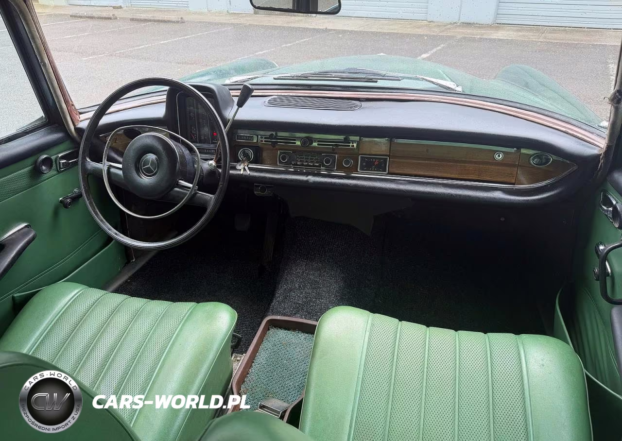 1968 Mercedes-Benz 230S VIN:11101012108481 - 9
