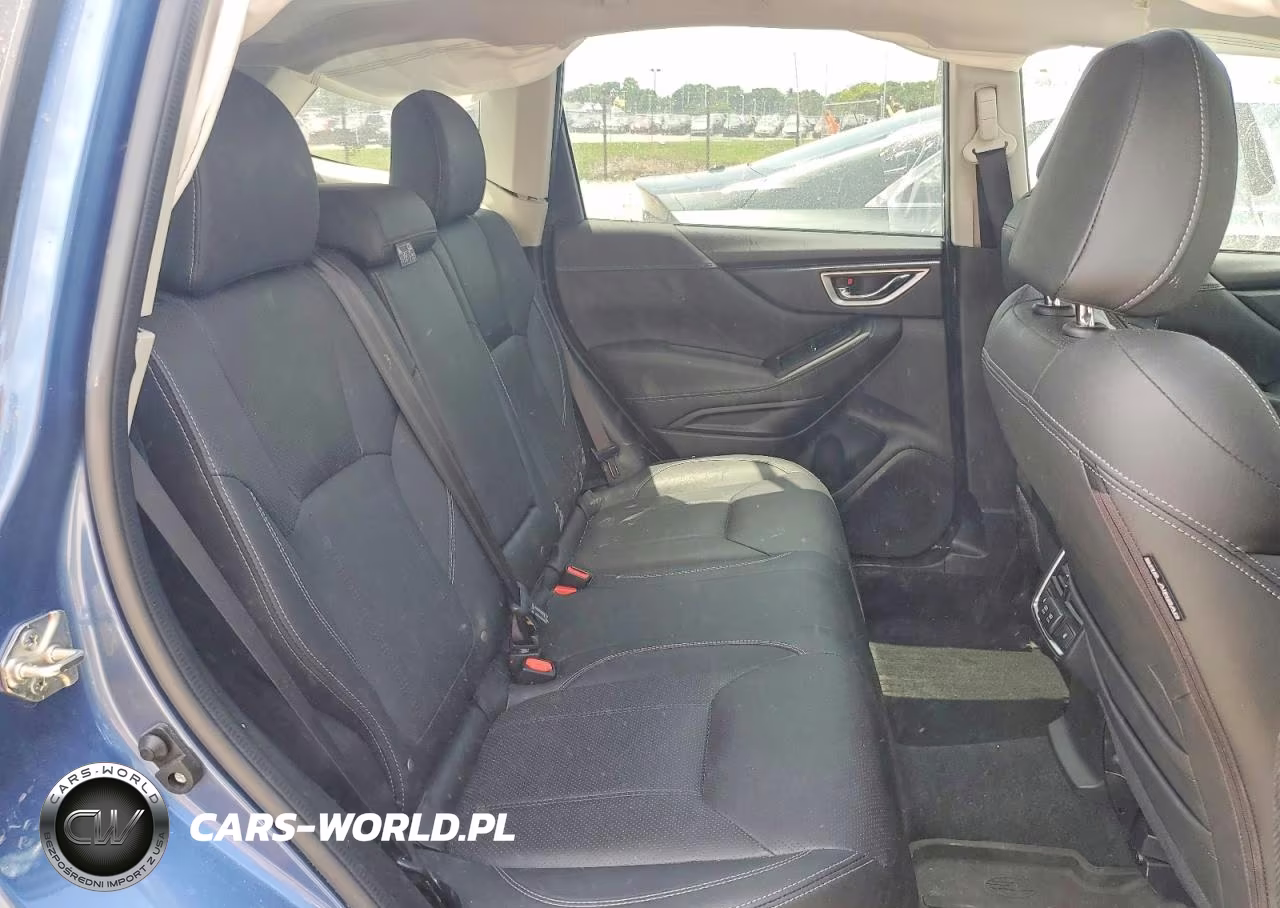 2019 Subaru Forester Touring VIN:JF2SKAWC6KH586381 - 11