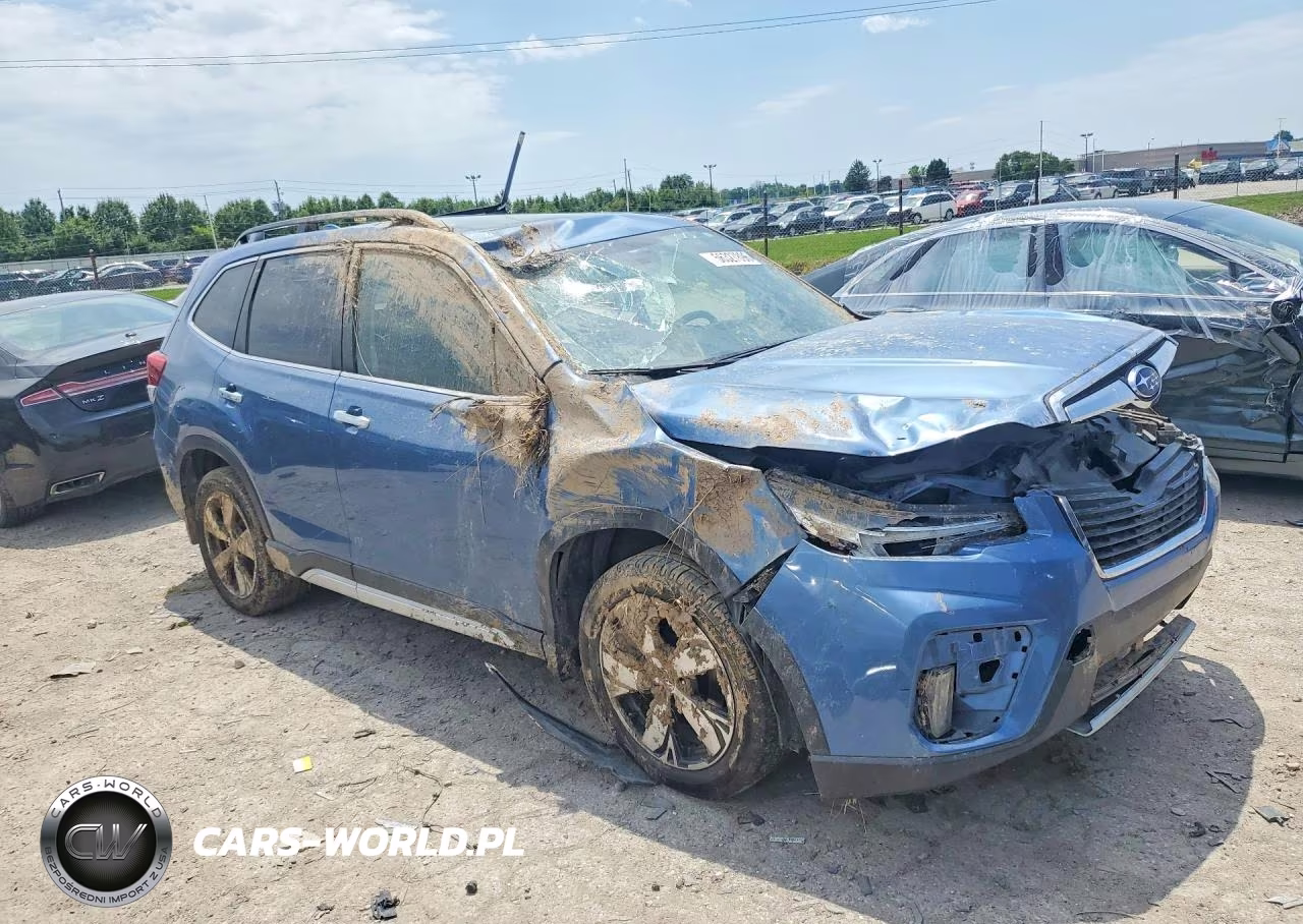 2019 Subaru Forester Touring VIN:JF2SKAWC6KH586381 - 4