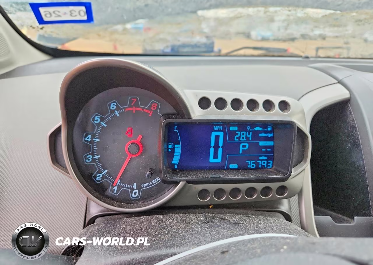 2015 Chevrolet Sonic Lt VIN:1G1JC5SG5F4204029 - 9