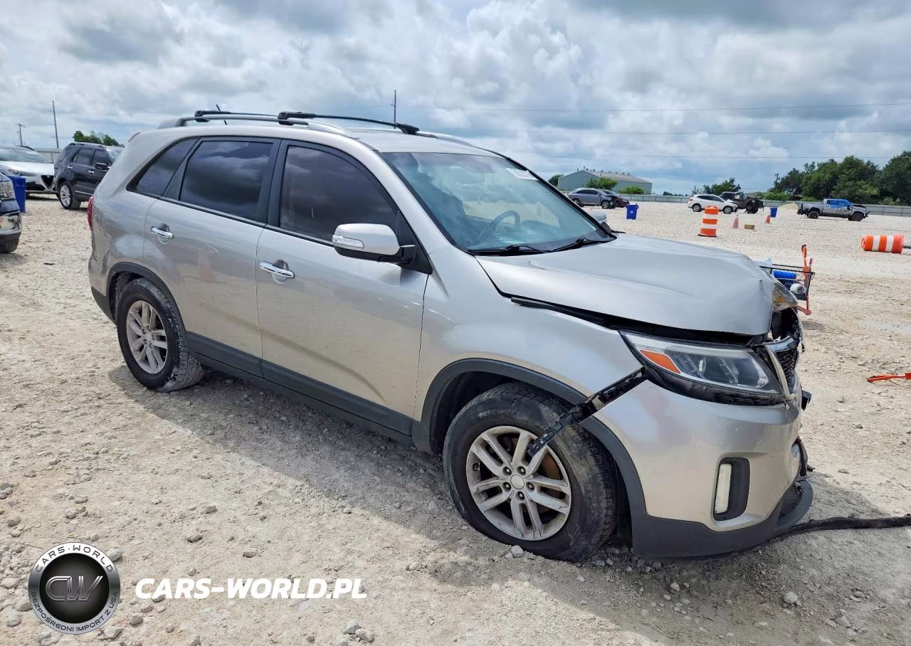 2015 Kia Sorento Lx VIN:5XYKT4A61FG551776 - 4