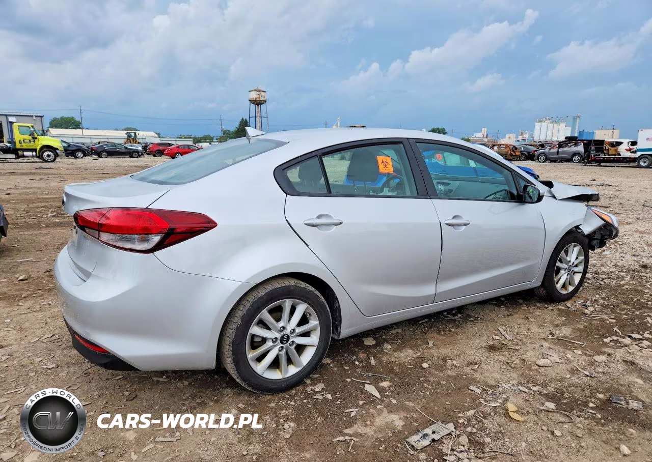 2017 Kia Forte Lx VIN:3KPFL4A7XHE147658 - 3