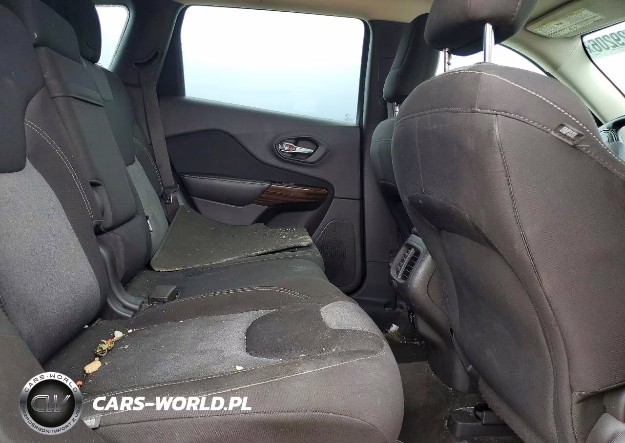 2014 Jeep Cherokee Latitude VIN:1C4PJLCS2EW297397 - 11