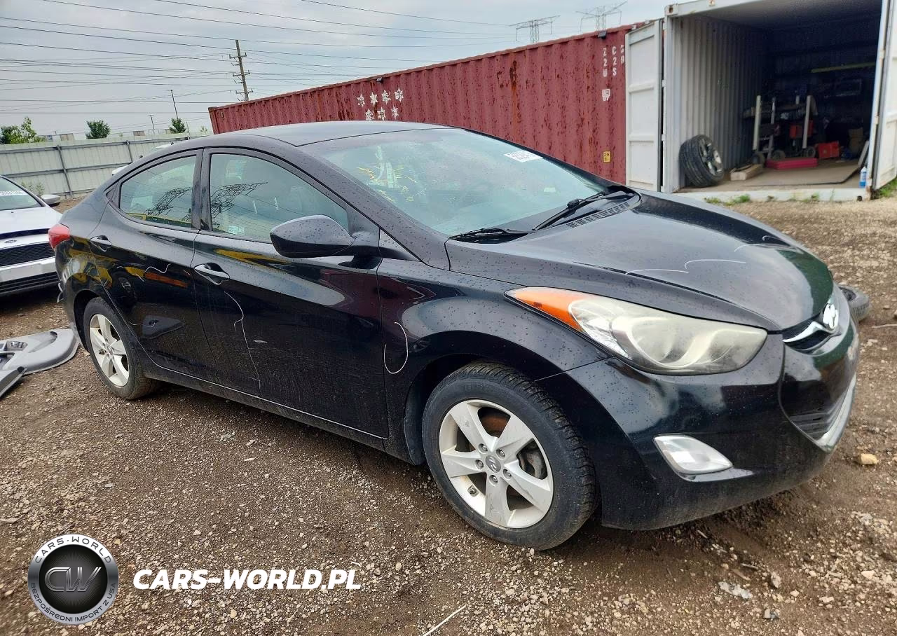 2013 Hyundai Elantra Gls VIN:KMHDH4AE3DU011273 - 4