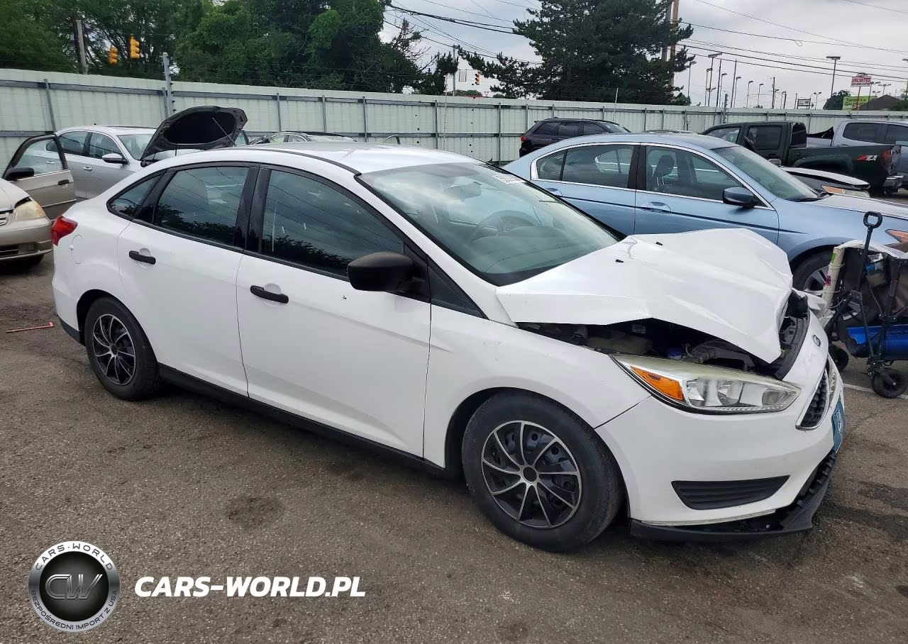 2016 Ford Focus S VIN:1FADP3E23GL201897 - 4