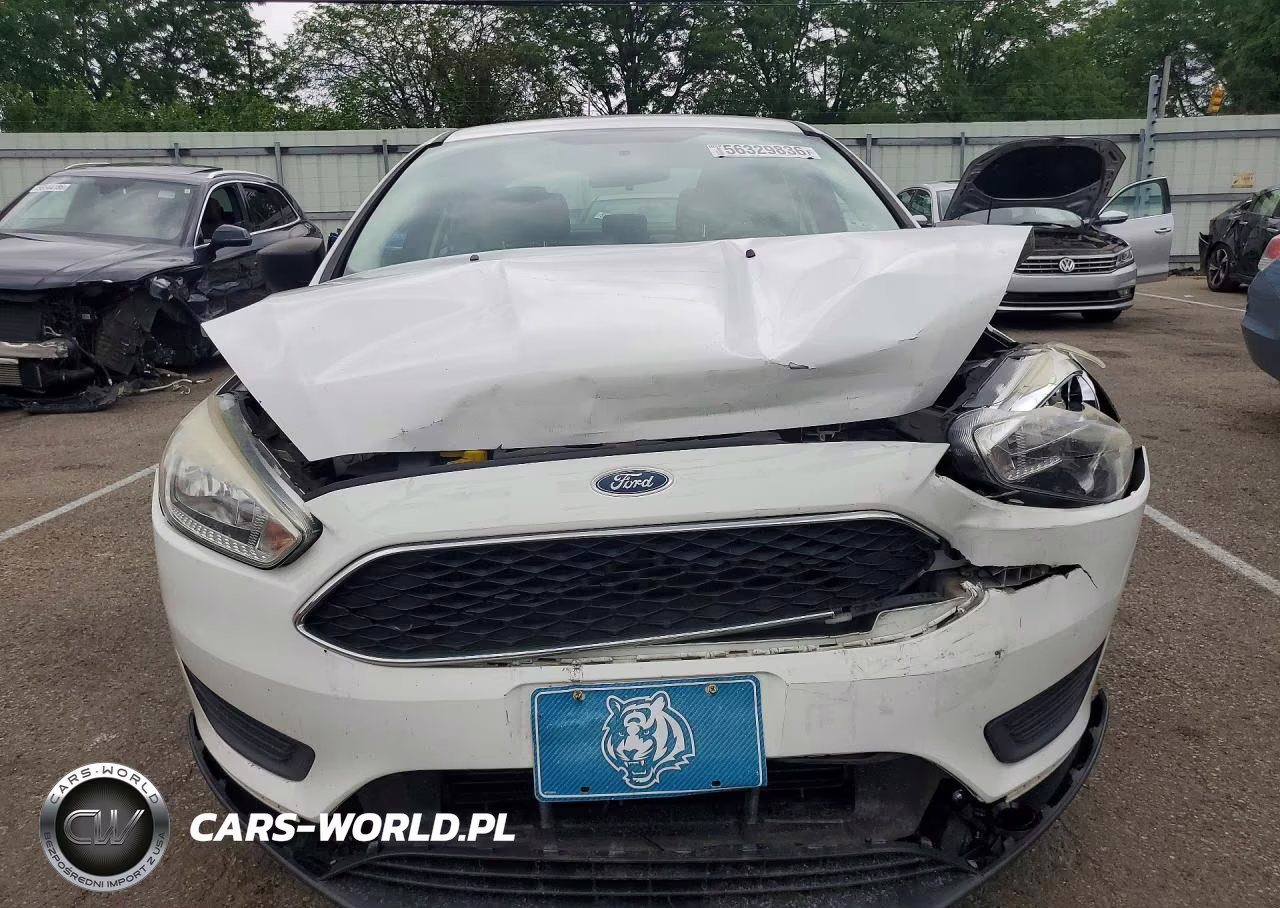 2016 Ford Focus S VIN:1FADP3E23GL201897 - 5