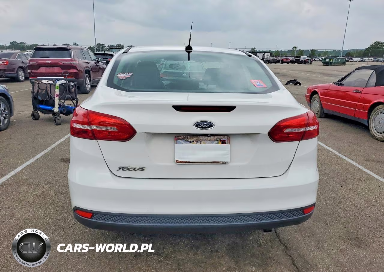 2016 Ford Focus S VIN:1FADP3E23GL201897 - 6