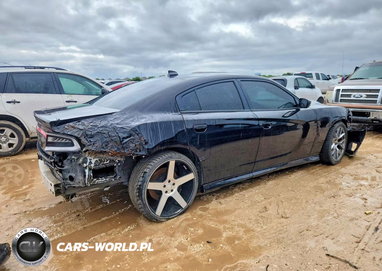 2019 Dodge Charger Scat Pack VIN:2C3CDXGJ3KH644667 - 3