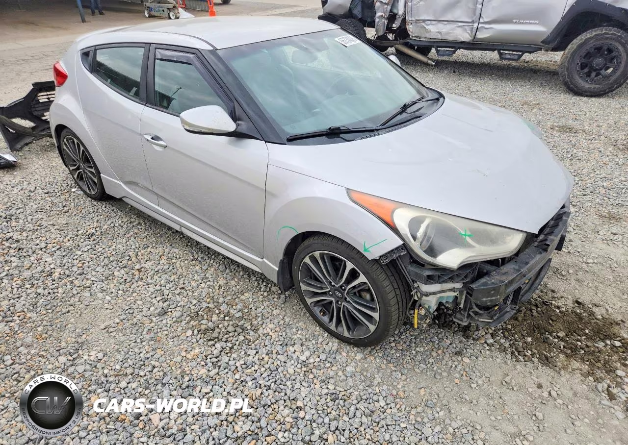 2016 Hyundai Veloster Turbo VIN:KMHTC6AE5GU273032 - 4