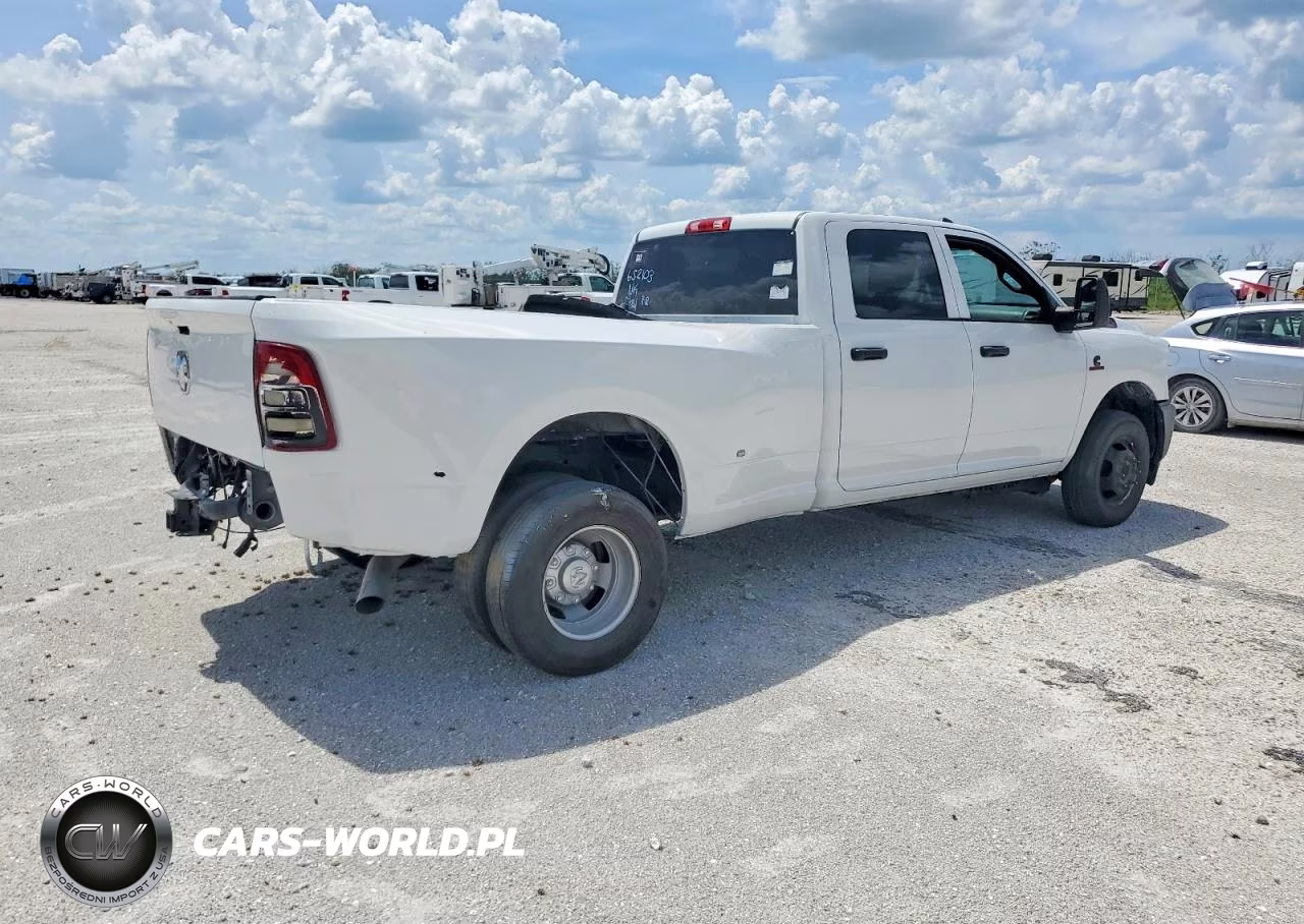 2023 Ram 3500 Tradesman VIN:3C63RPGL1PG652103 - 4