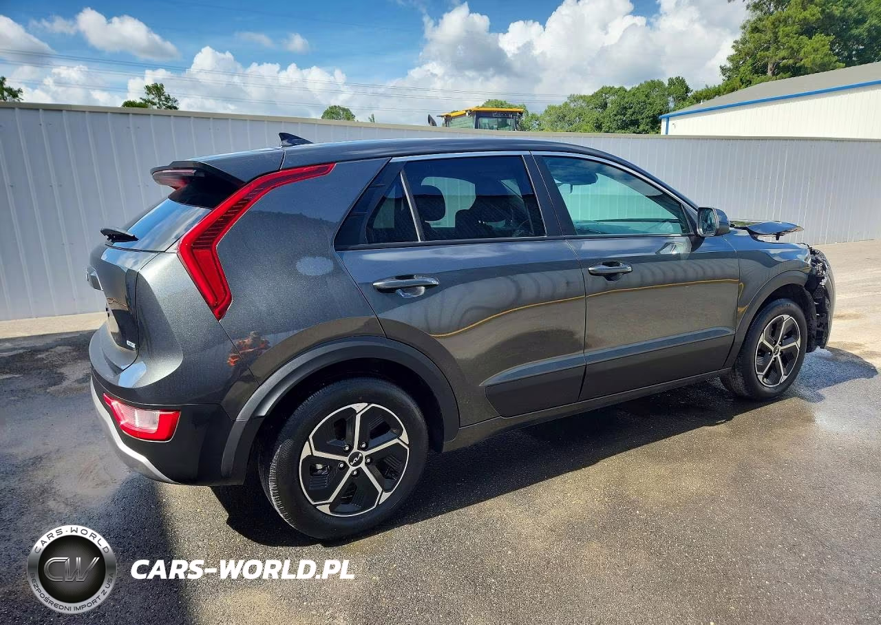 2026 Kia Niro Lx VIN:KNDCP3LE8T5328257 - 3