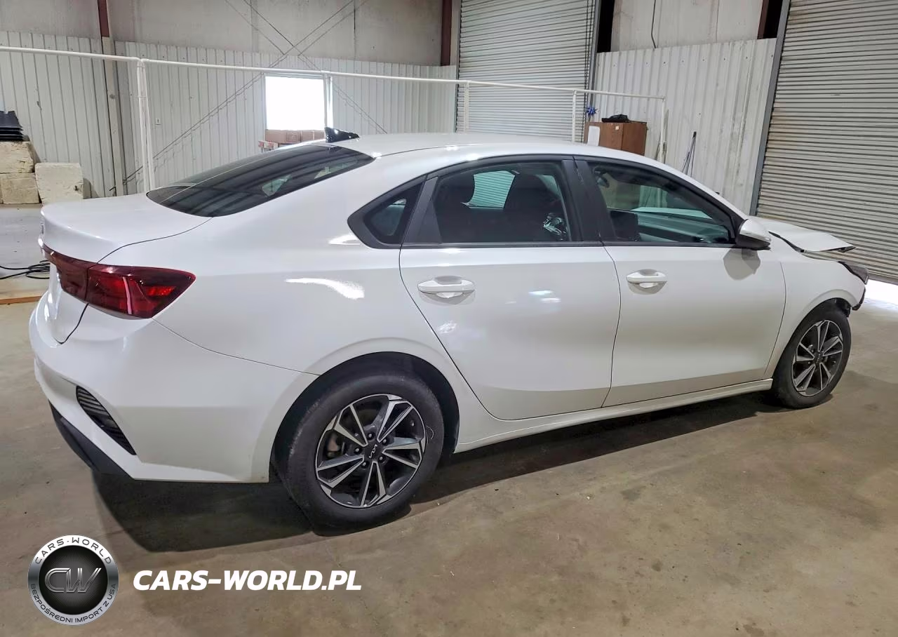 2024 Kia Forte Lxs VIN:3KPF24ADXRE800113 - 3