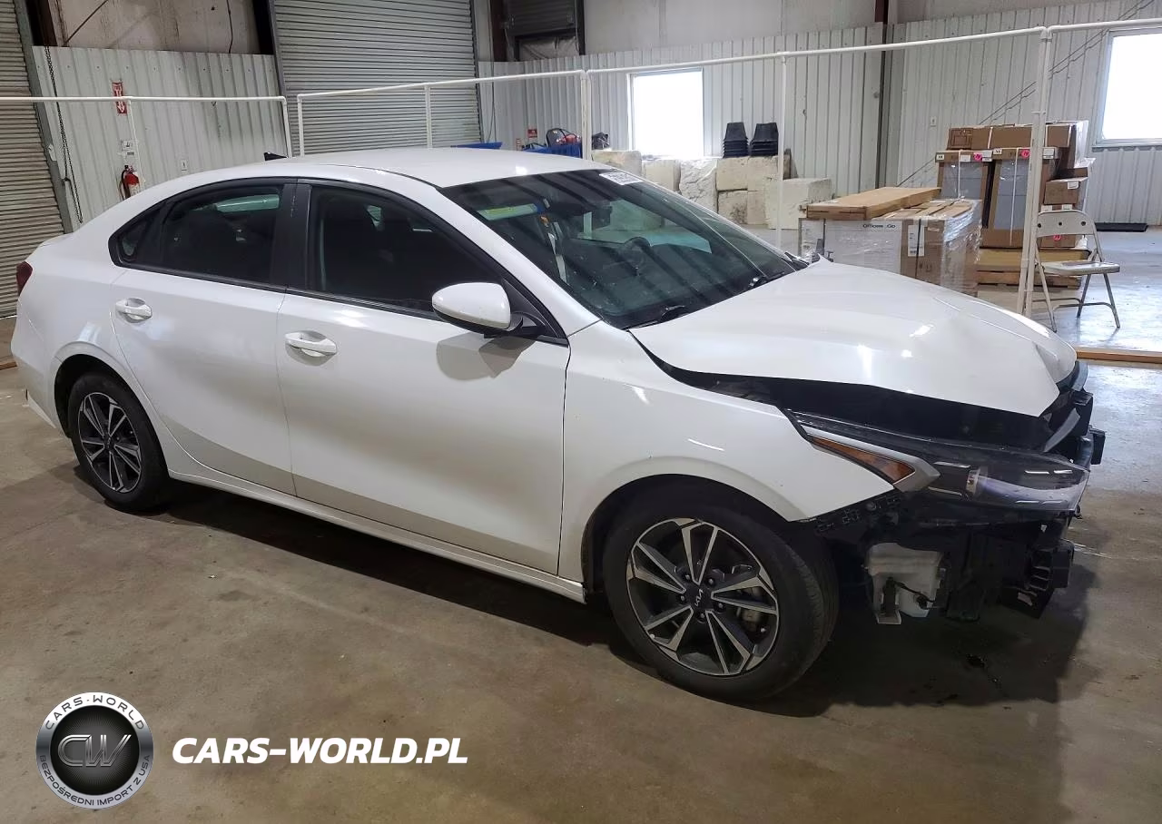 2024 Kia Forte Lxs VIN:3KPF24ADXRE800113 - 4