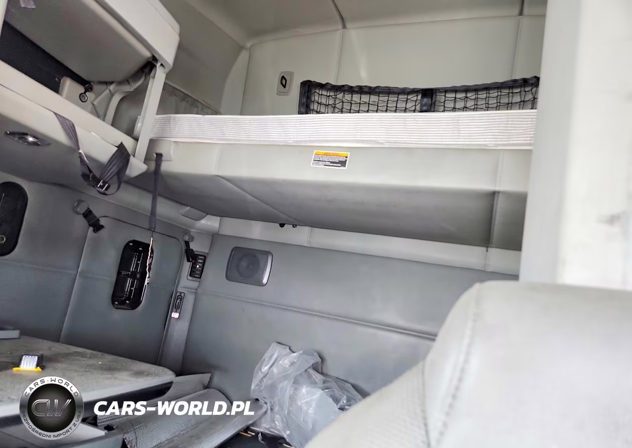 2019 Kenworth T680 Semi Truck VIN:1XKYD49X6KJ359157 - 6