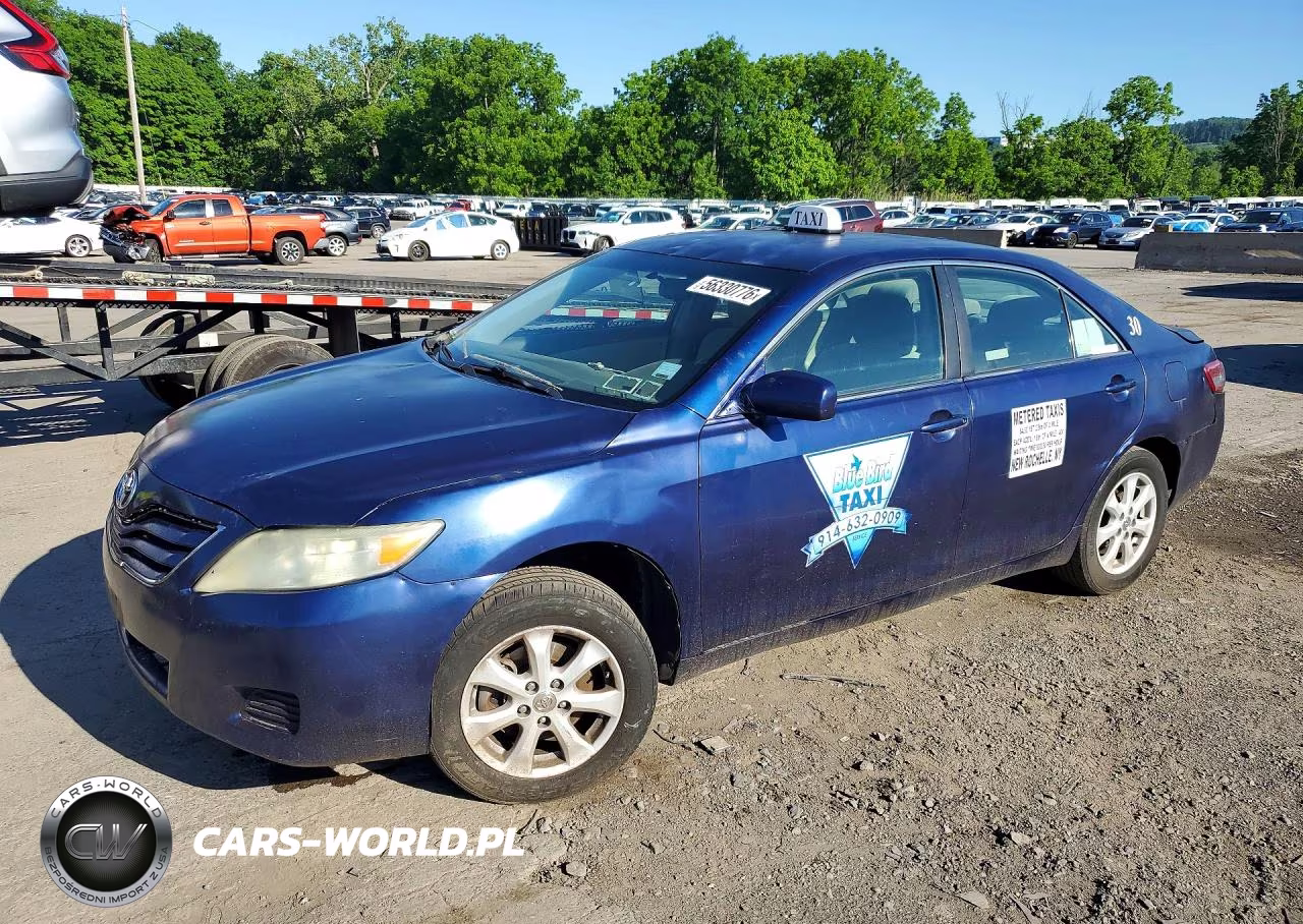 2011 Toyota Camry Le – zdjęcie 1 z 12