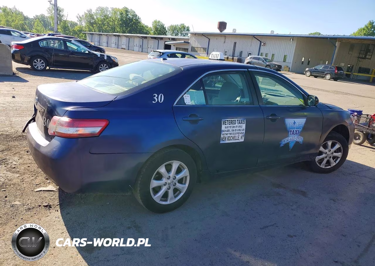 2011 Toyota Camry Le VIN:4T1BF3EKXBU647337 - 3