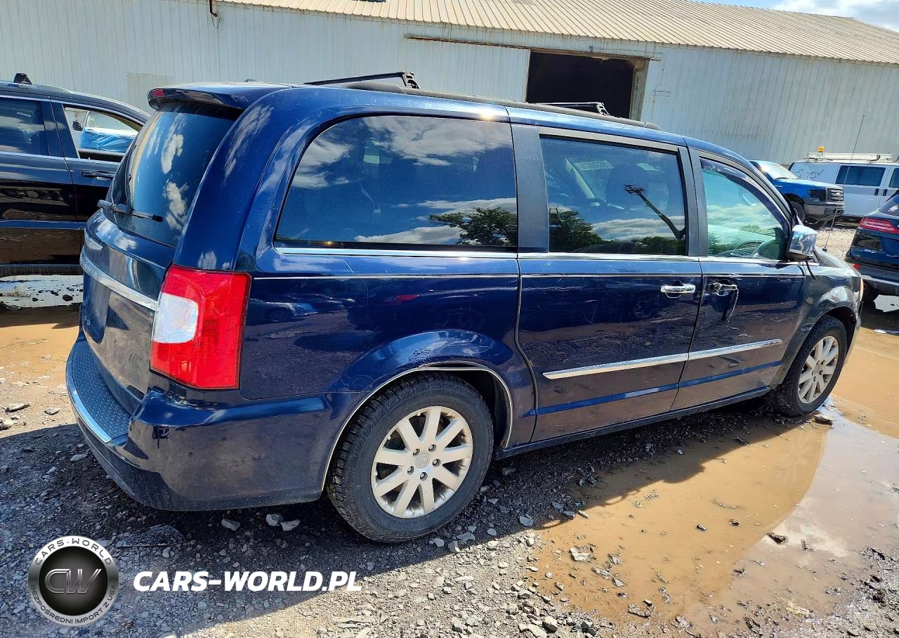 2012 Chrysler Town & Country Touring L VIN:2C4RC1CG2CR233692 - 3