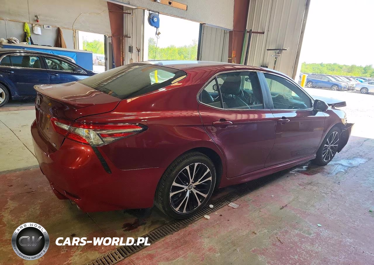 2018 Toyota Camry Se VIN:4T1B11HK1JU672270 - 3