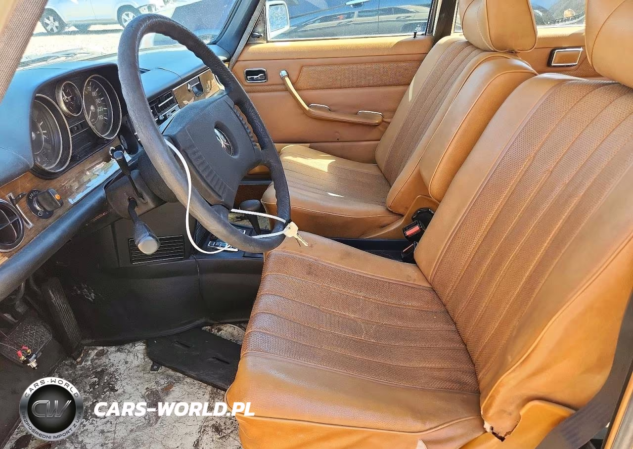 1976 Mercedes-Benz W115 VIN:11511412042351 - 7
