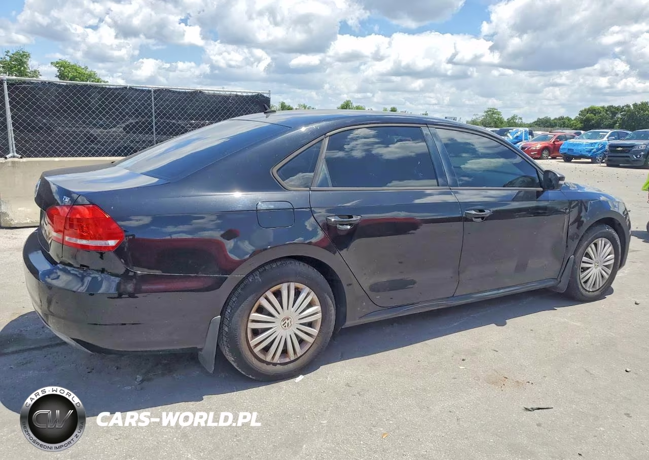 2014 Volkswagen Passat S VIN:1VWAS7A32EC100331 - 3