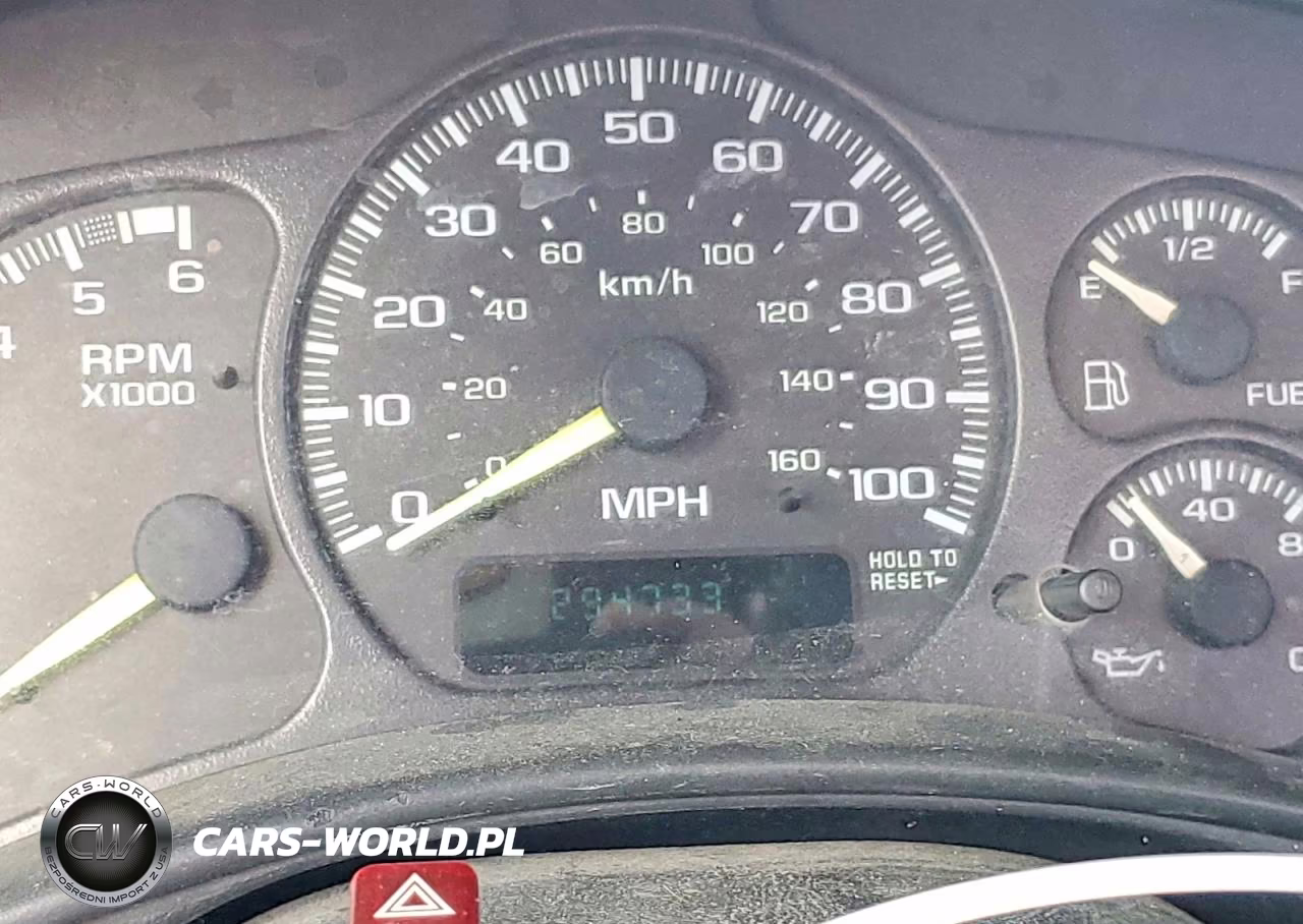 2000 Chevrolet Silverado C1500 VIN:1GCEC14WXYZ168124 - 9