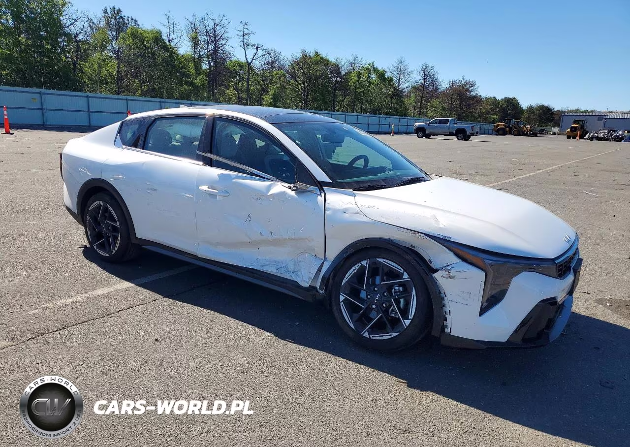 2025 Kia K4 Gt Line VIN:3KPFW4DE7SE241974 - 4