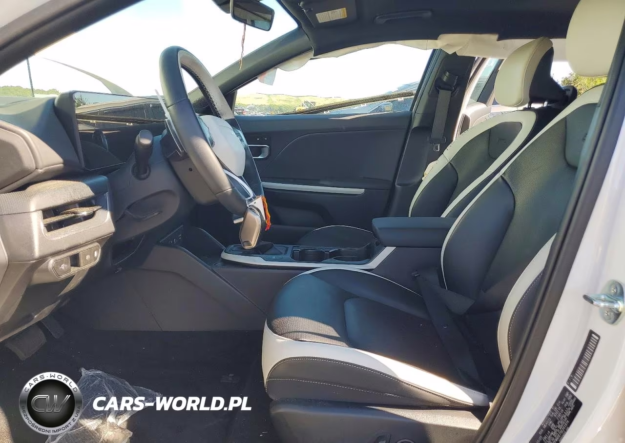 2025 Kia K4 Gt Line VIN:3KPFW4DE7SE241974 - 7