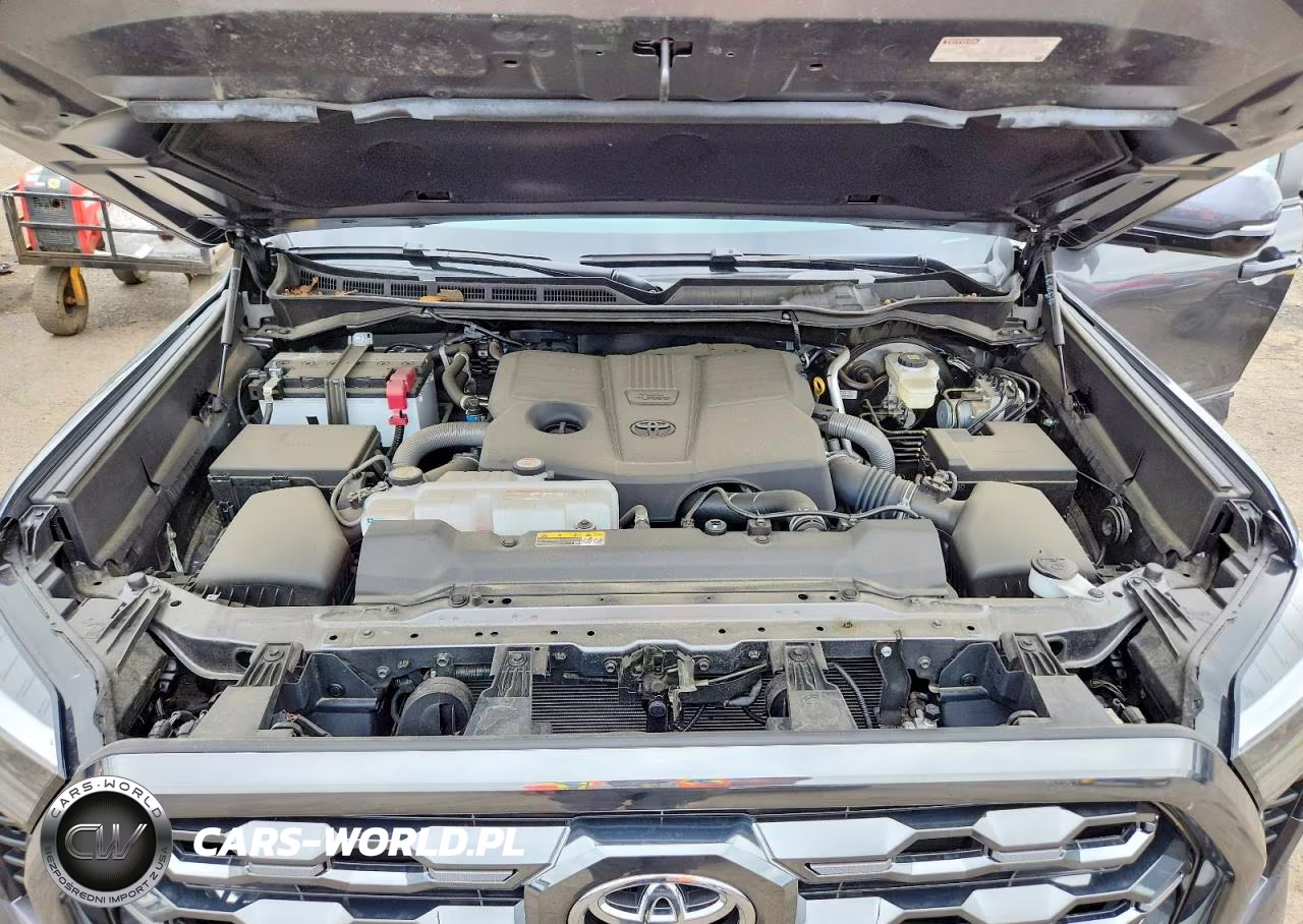 2025 Toyota Tundra Platinum VIN:5TFNA5EC0SX042598 - 11