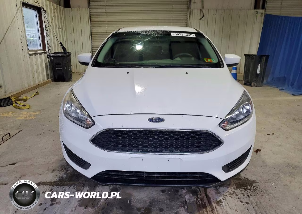 2018 Ford Focus Se VIN:1FADP3FE8JL203130 - 5
