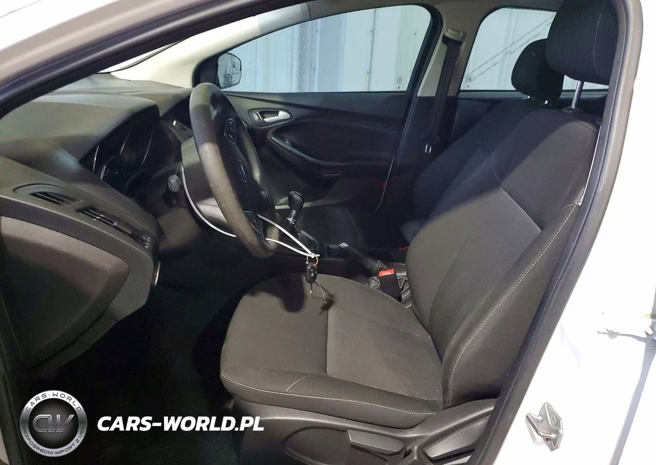 2018 Ford Focus Se VIN:1FADP3FE8JL203130 - 7