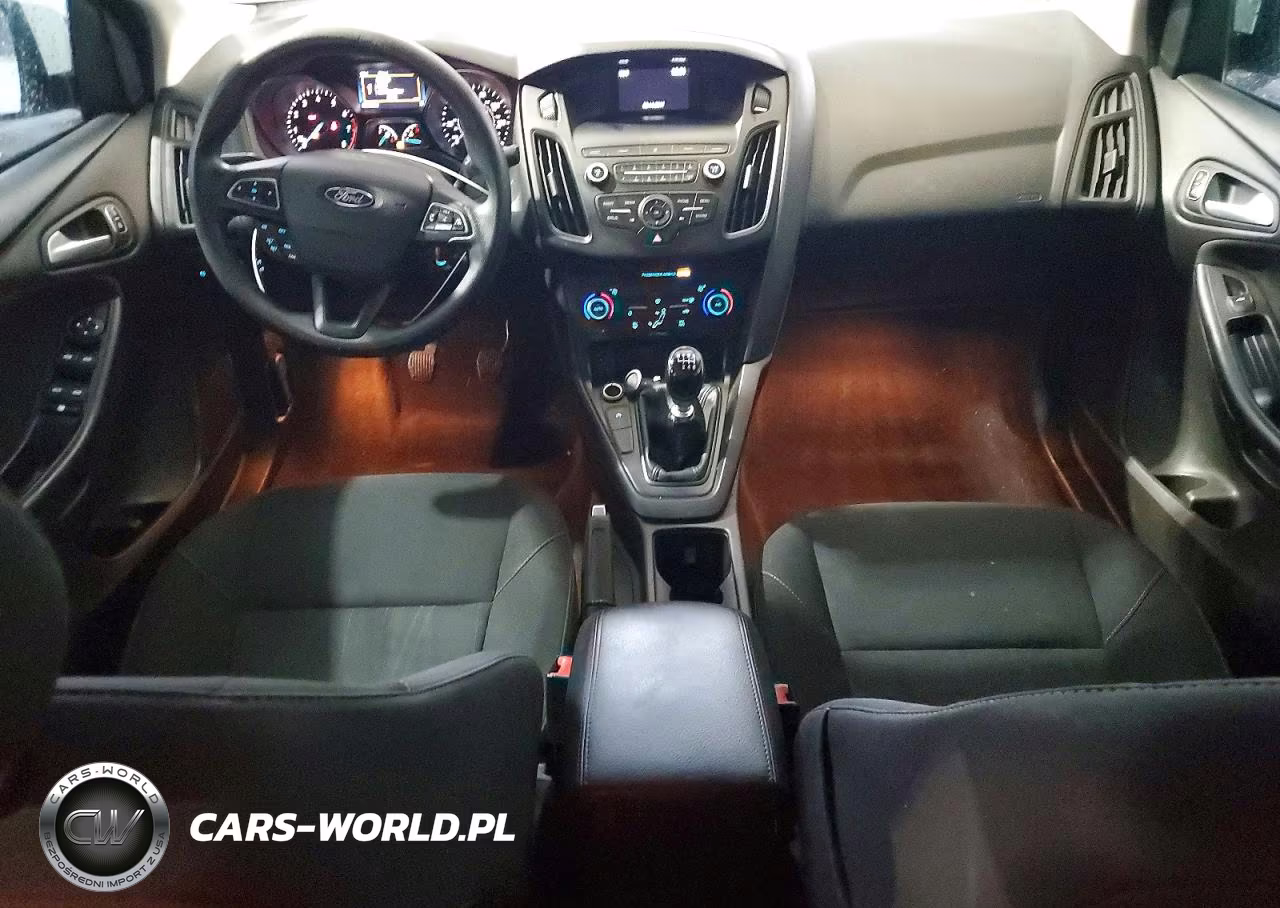 2018 Ford Focus Se VIN:1FADP3FE8JL203130 - 8