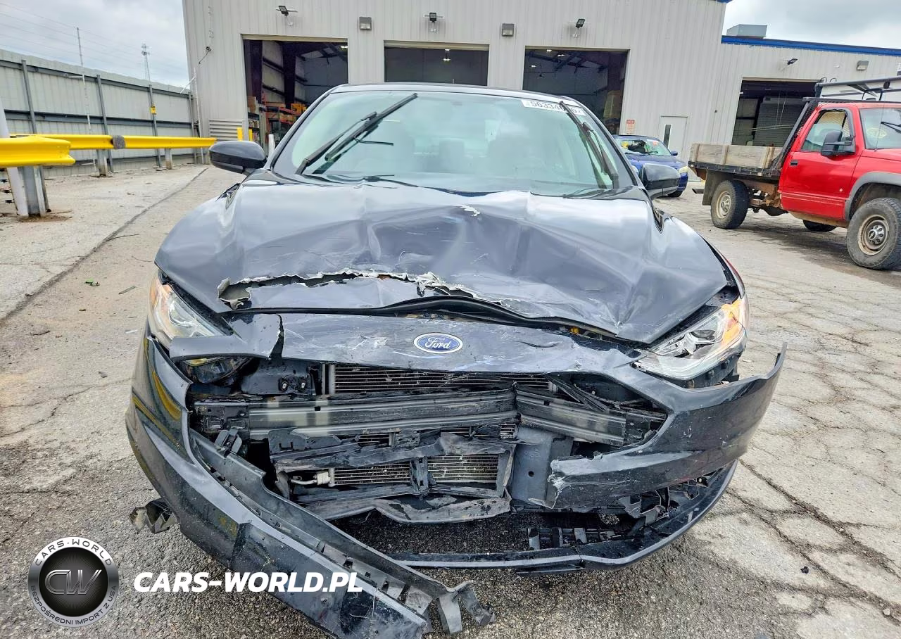2018 Ford Fusion S VIN:3FA6P0G71JR195137 - 5