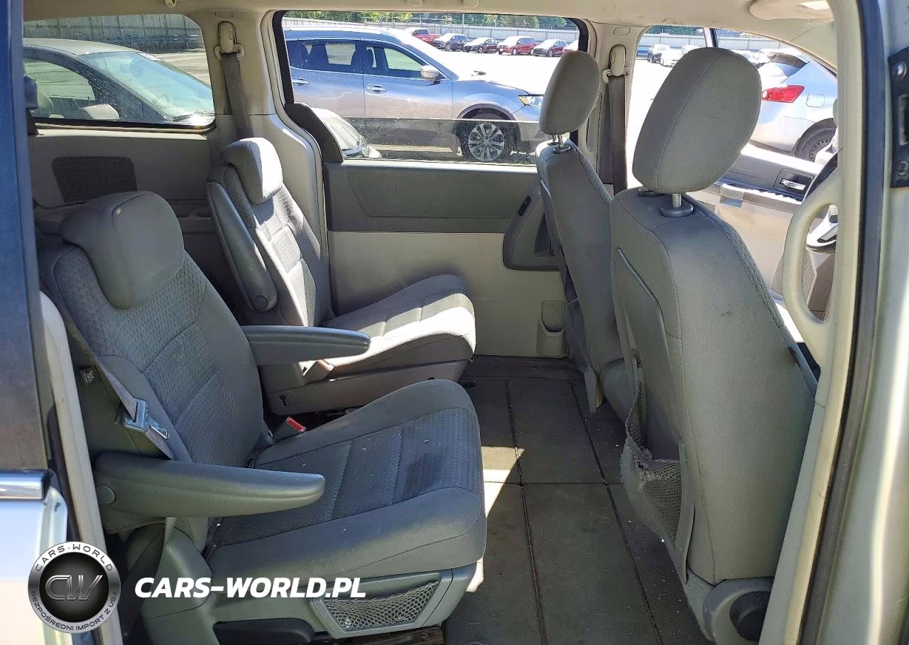2009 Chrysler Town & Country Lx VIN:2A8HR44E09R552244 - 11